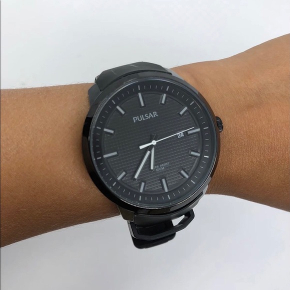Mens PULSAR Watch - Picture 1 of 6